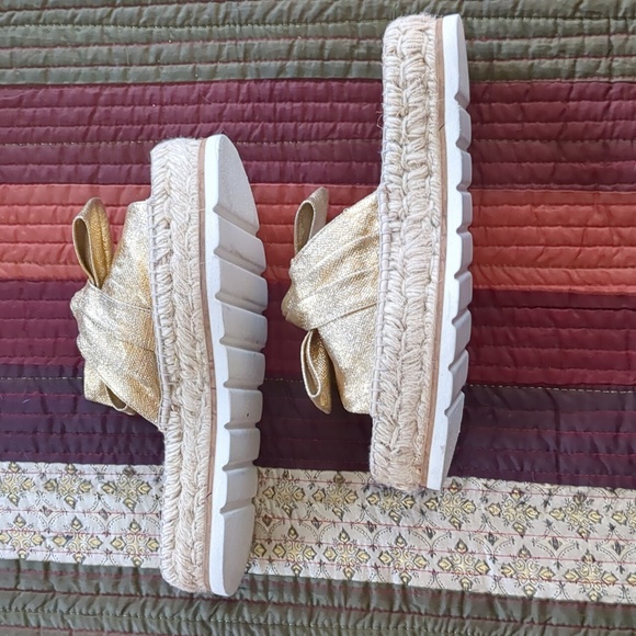 SAMANTHA GAIMO* espadrille slide imported from Spain oversized bow gold - Picture 5 of 13